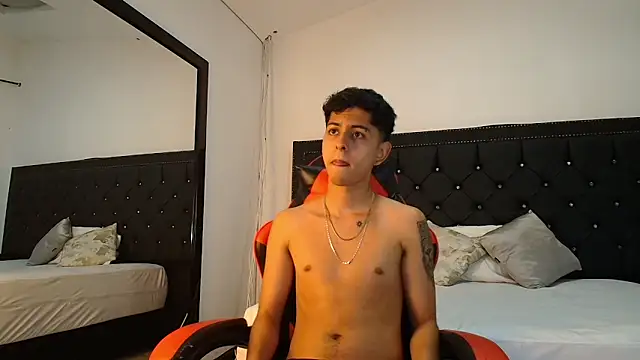 NohaDrake online show from March 26, 4:05 am