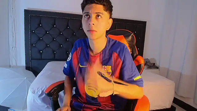 NohaDrake online show from March 20, 4:05 am