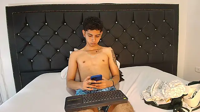 NohaDrake online show from March 18, 5:54 am