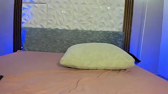 Michaell twinkk  online show from March 27, 8:26 am