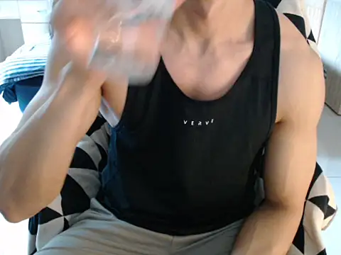 Kent6828 online show from April 1, 7:43 am