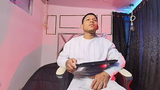 Cesar-Mendoza online show from April 1, 1:13 pm