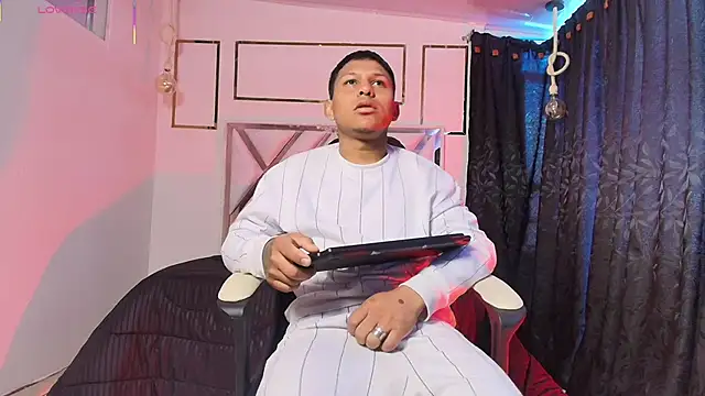 Cesar-Mendoza online show from April 1, 1:41 pm