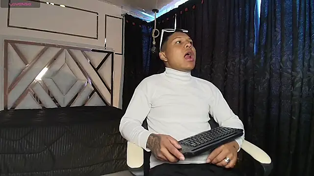 Cesar-Mendoza online show from March 25, 1:15 pm