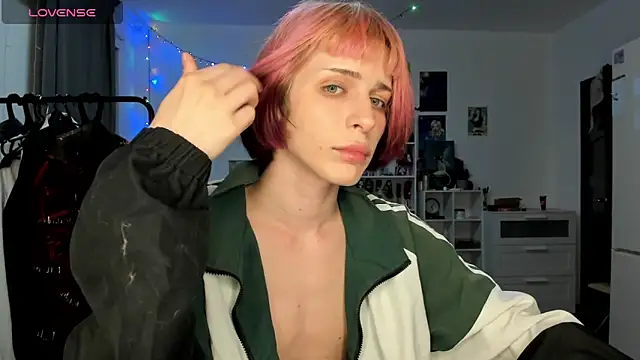 sweet peach    online show from April 16, 9:39 pm