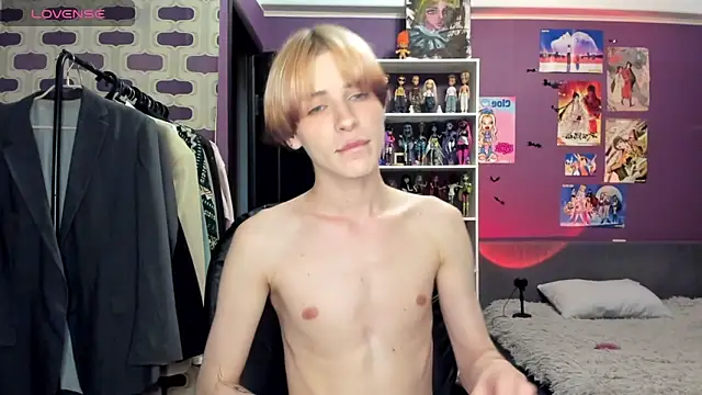 sweet peach    online show from June 15, 5:38 pm