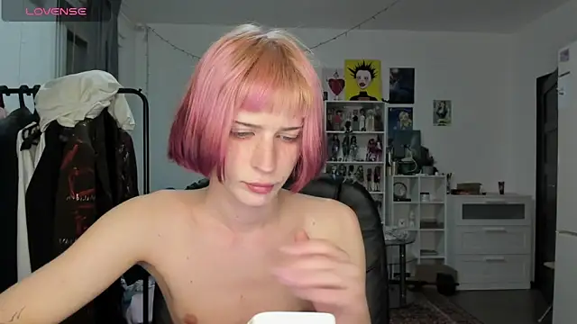 sweet peach    online show from April 18, 7:51 pm