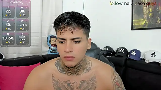 sweetlatinoboy online show from April 18, 9:58 pm
