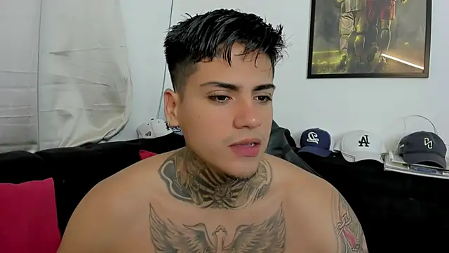 sweetlatinoboy online show from April 17, 11:02 am