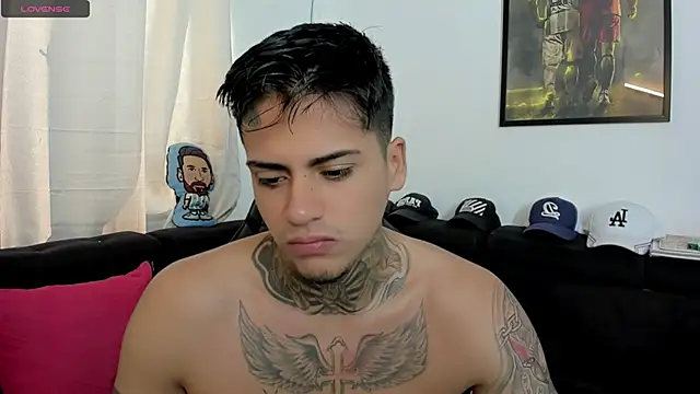 sweetlatinoboy online show from April 20, 12:51 pm