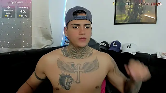 sweetlatinoboy online show from April 4, 12:02 pm