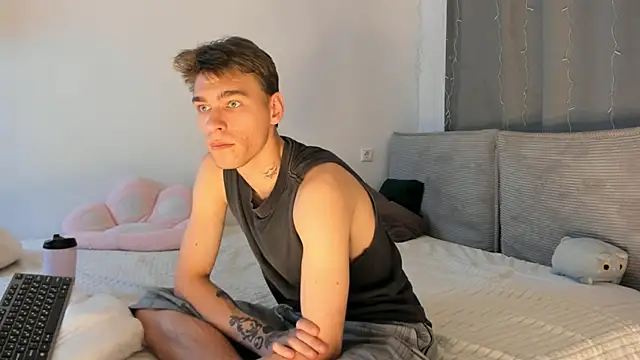 Shadow blink online show from April 6, 2:07 pm