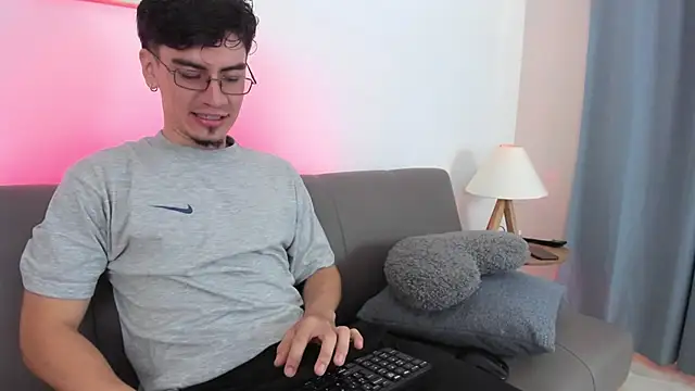 manu ferx online show from April 20, 12:40 pm