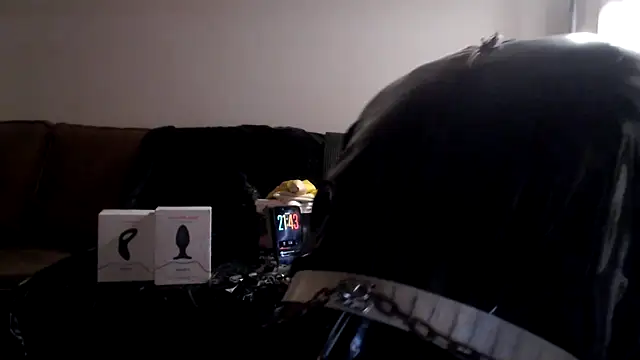 latexslaveboy online show from April 8, 7:44 pm