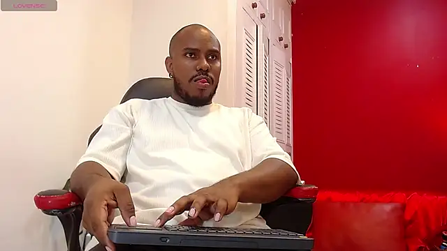 Alessandro Hamed online show from April 21, 8:15 pm