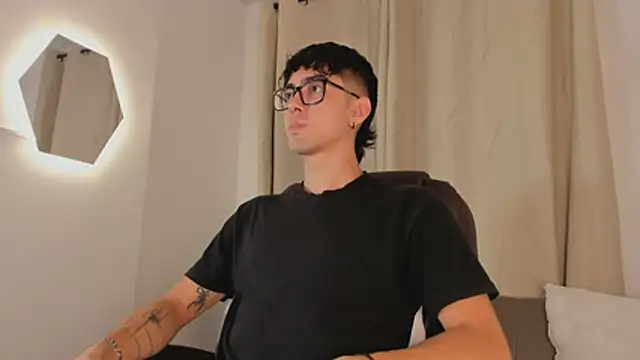 etham wolf1 online show from April 8, 5:54 pm