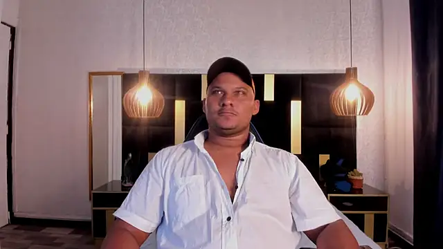 Liam Carters online show from March 30, 7:15 pm