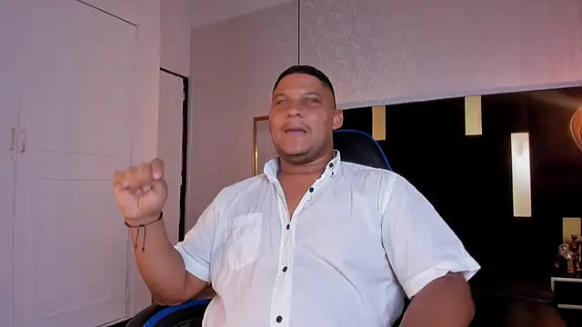 Liam Carters online show from April 1, 7:11 pm