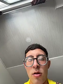 LeonBlazze online show from March 27, 7:48 pm