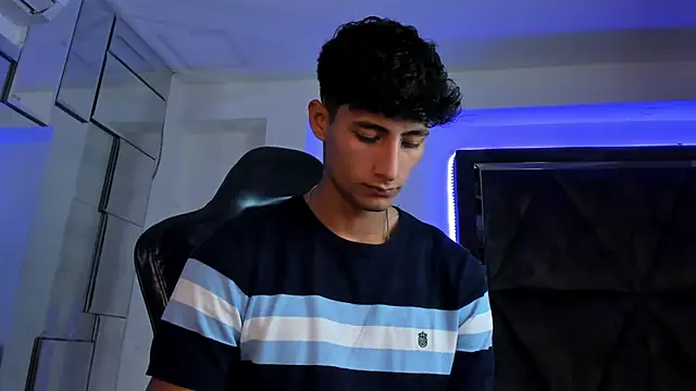 MaxiimoRomano  online show from April 11, 12:31 pm