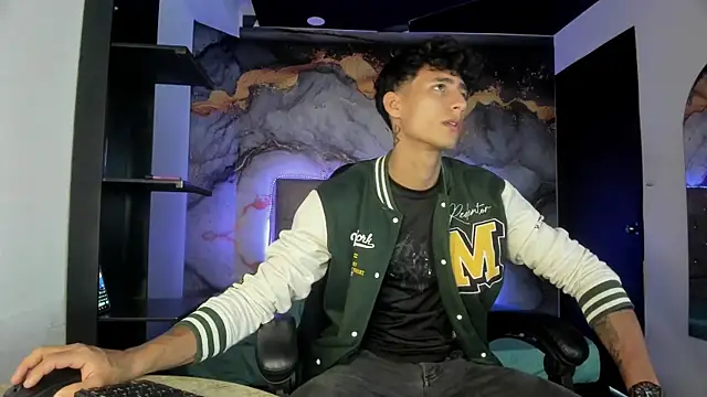 MaxiimoRomano  online show from May 11, 1:24 pm