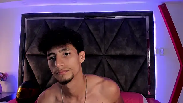 MaxiimoRomano  online show from March 20, 1:59 pm