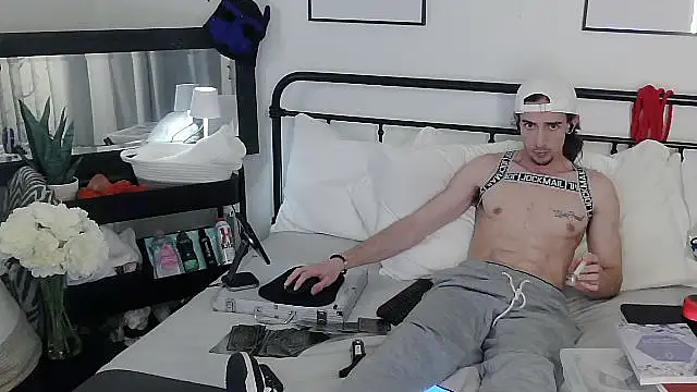 DylanBrook online show from April 15, 2:33 am