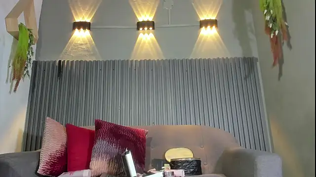 Emmyy Fantasy online show from March 30, 1:01 pm