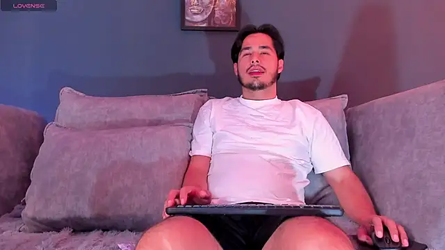 ReubenandScott online show from April 25, 4:26 am