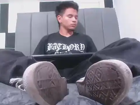 adonis latin 19 online show from April 28, 3:44 am