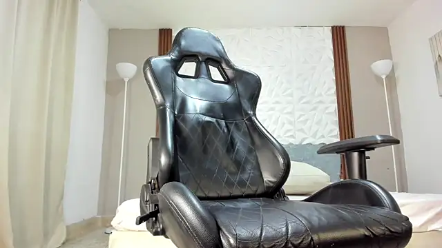 Hot Gaara  online show from April 21, 4:51 am