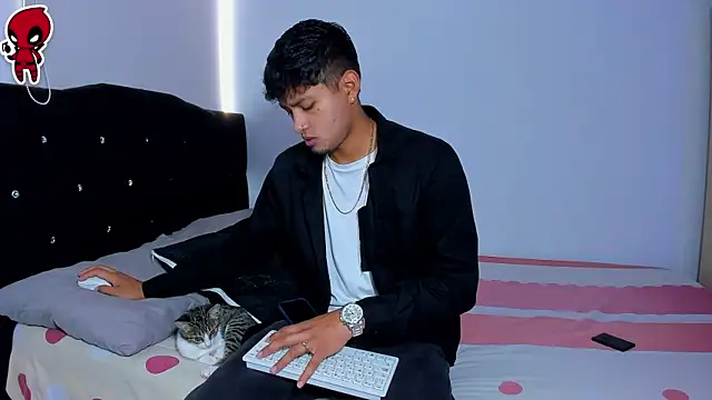 Thiago snoop online show from March 24, 7:18 pm