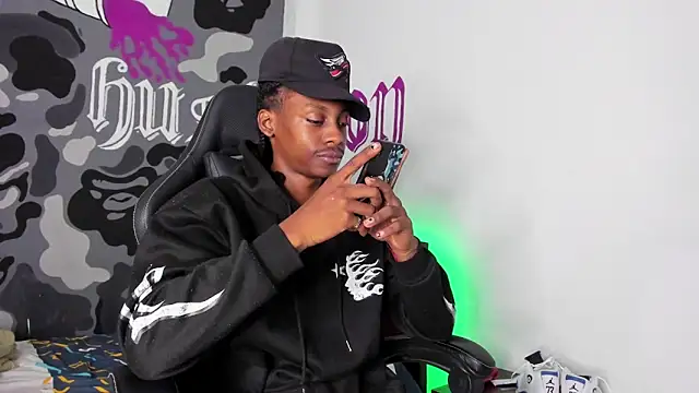 Bryxxxon online show from April 5, 3:52 pm