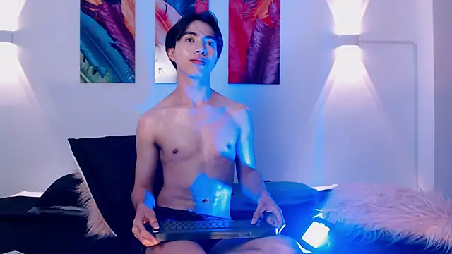 IlyaRomanov online show from April 2, 11:45 pm