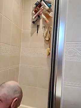 pitch 122 online show from April 18, 7:04 pm