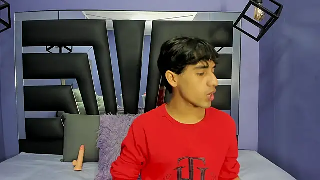  ArchieBlu  online show from April 1, 3:30 am