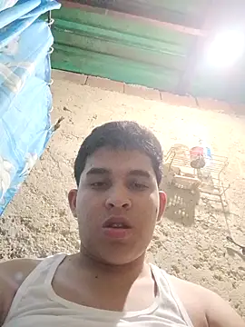 alee28728 online show from April 21, 7:36 am