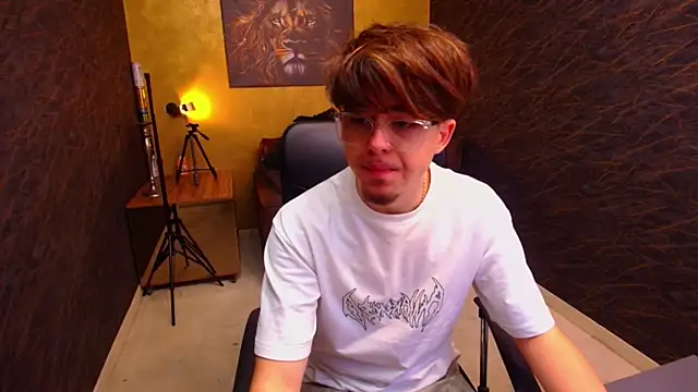 BodhiHayes online show from April 9, 4:32 am