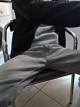 Skinboy06 online show from April 1, 3:42 pm