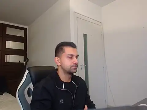 BryceReign online show from April 6, 4:46 am