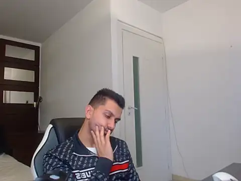 BryceReign online show from April 8, 4:57 am