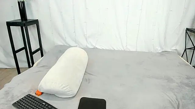 twel veeek online show from March 22, 6:46 pm