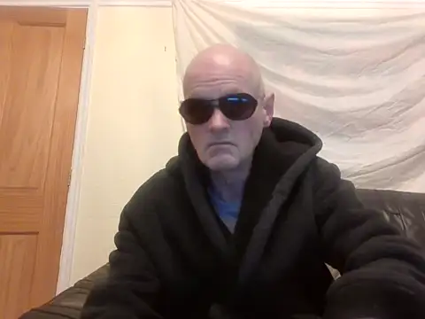 Useless Wanker online show from April 1, 2:46 am