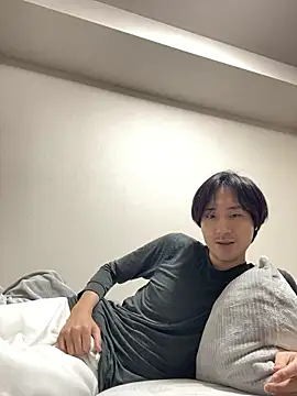 youta200 online show from April 4, 8:50 pm