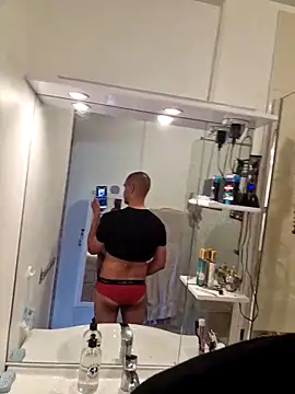 Justfunfree online show from April 10, 1:51 pm