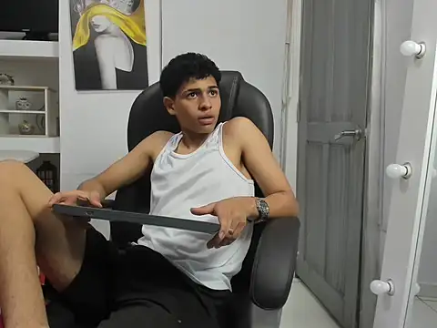 Nico Viper  online show from March 31, 8:32 pm