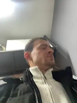 globalfucker34 online show from March 22, 9:53 pm