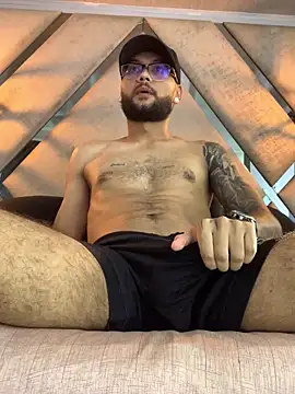 KyleJoss30 online show from April 8, 9:34 pm