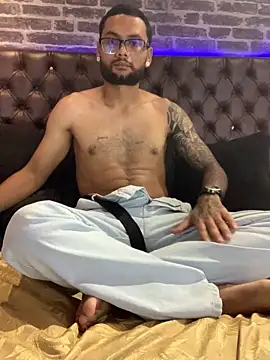 KyleJoss30 online show from March 23, 9:32 pm