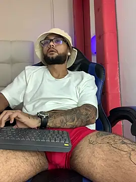 KyleJoss30 online show from April 6, 3:25 am